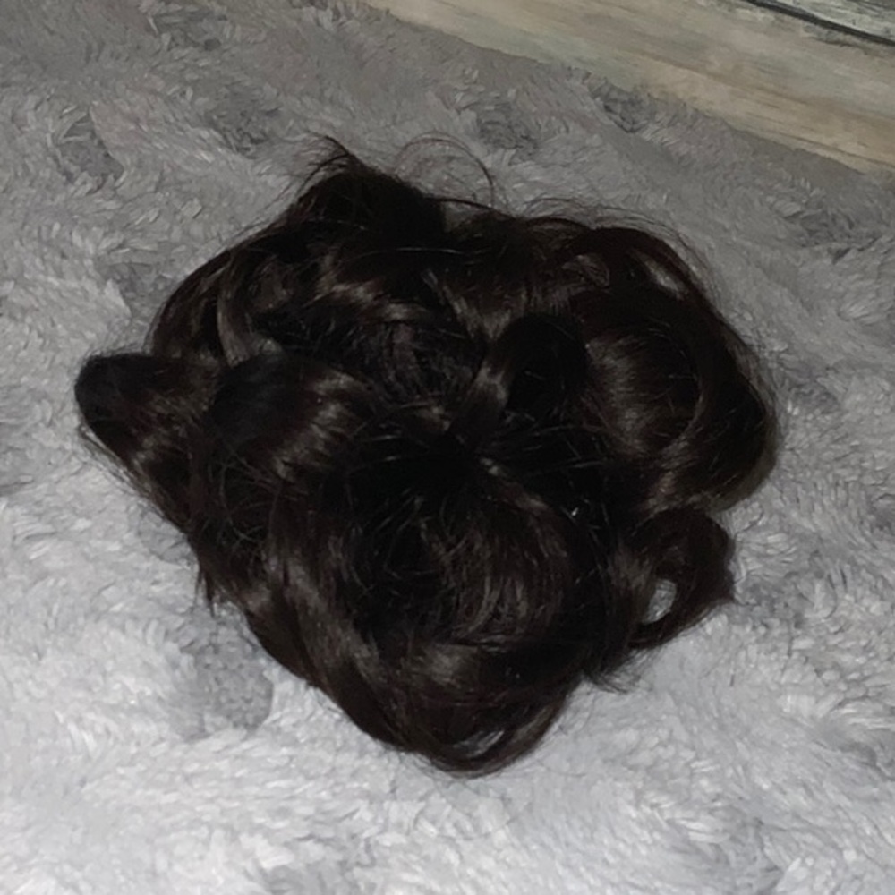 6/$20 Hair clip - Picture 1 of 2